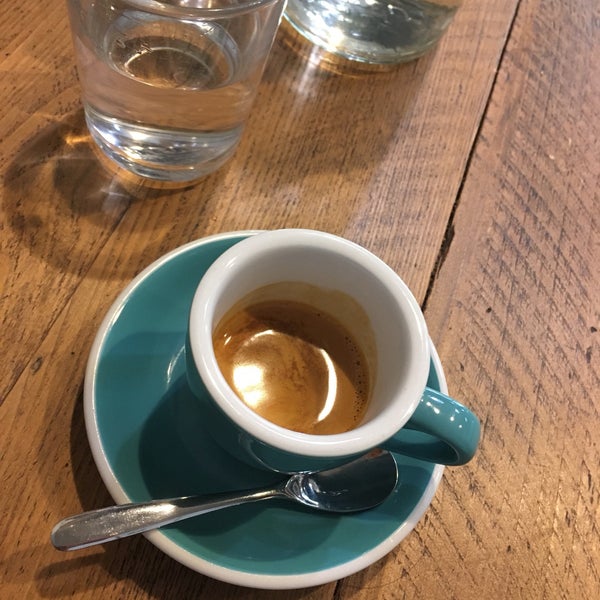 9/25/2019에 Timi 😼 V.님이 Tamp &amp; Pull Espresso Bar에서 찍은 사진