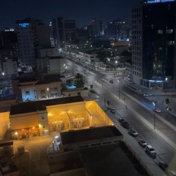 รูปภาพถ่ายที่ DoubleTree by Hilton Doha - Old Town โดย MAOOSA เมื่อ 7/24/2023