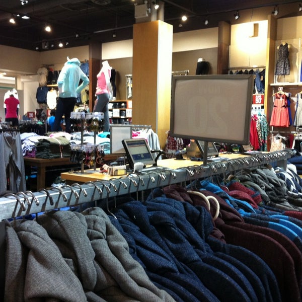 banana republic mic mac mall