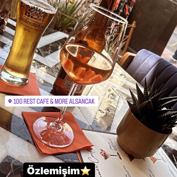 Das Foto wurde bei Yüzde Yüz Restaurant &amp; Cafe von Eylül Berrin G. am 10/6/2023 aufgenommen