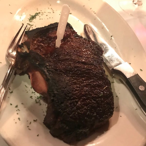 Photo prise au Club A Steakhouse par Linton W. le11/4/2019