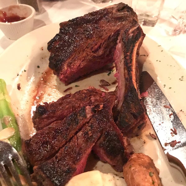 Снимок сделан в Club A Steakhouse пользователем Linton W. 11/4/2019