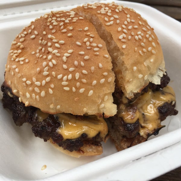 Photo taken at Bleecker Burger by TeaBelly on 5/7/2017