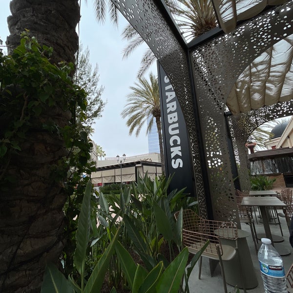 Starbucks Coffee Shop in Irvine