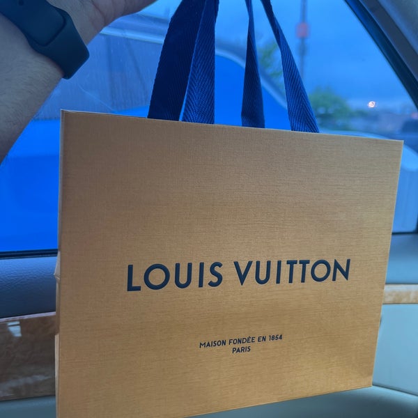 Louis Vuitton - 1000 Ross Park Mall Drive, Ross Park Mall, Lower