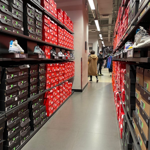 Nike factory discount store da vinci