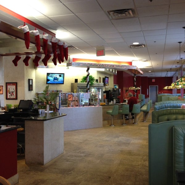 Plantation Cafe and Deli American Restaurant in Bluffton