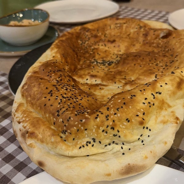 Das Foto wurde bei Anadolu Restaurant (Halal) von M am 8/18/2023 aufgenommen