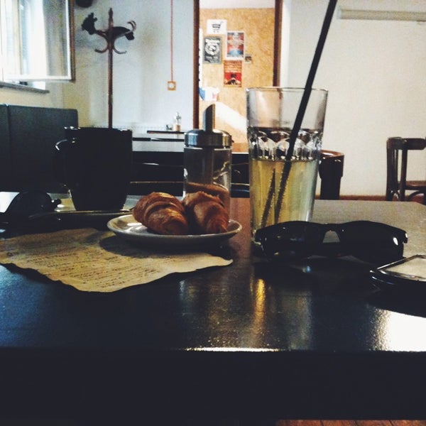 Foto diambil di Coffee Sheep oleh Baš Z. pada 3/21/2014