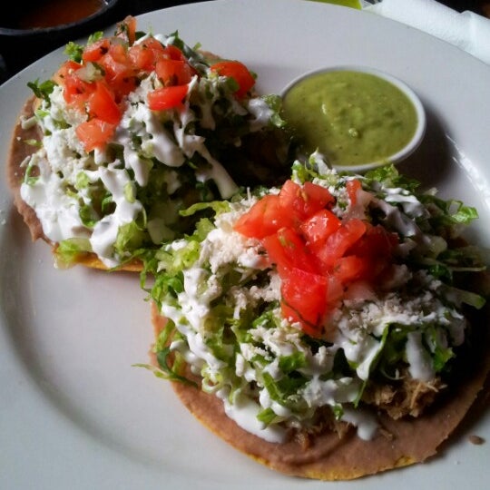 Снимок сделан в Salsa &amp; Agave Mexican Grill пользователем Keith M. 10/27/2012