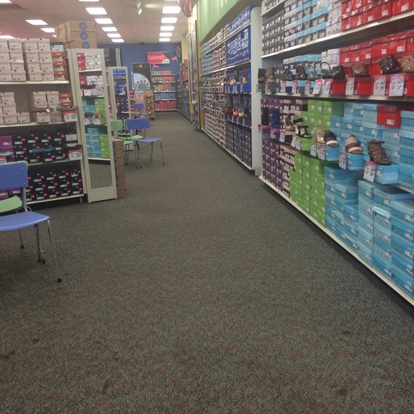 Shoe Carnival Clearance