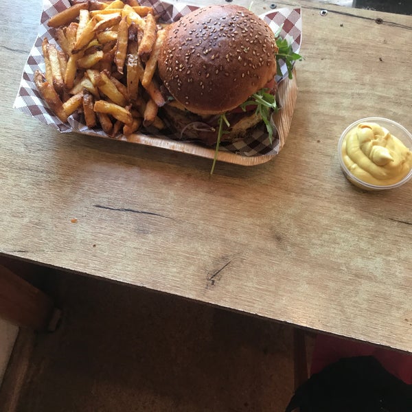 9/5/2019 tarihinde Stepan S.ziyaretçi tarafından Burger Bar'de çekilen fotoğraf