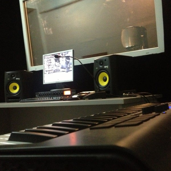 Фил радио рекорд. Hospital records. Стол обеденный galant 110 белый. Record 26. Rival be gone urbandawn remix.