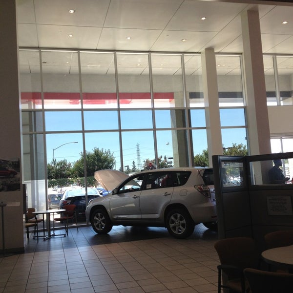 AutoNation Toyota Cerritos Cerritos, CA
