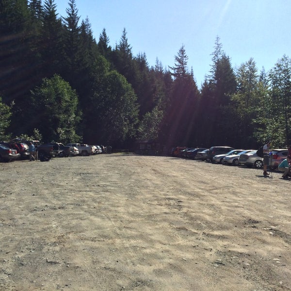 Diamond Head Hike Parking