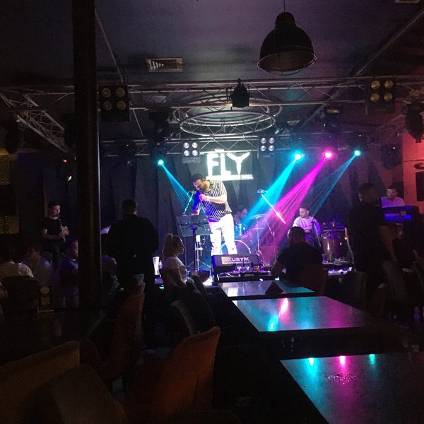 Foto scattata a Fly Pub da Tuğba il 6/26/2022