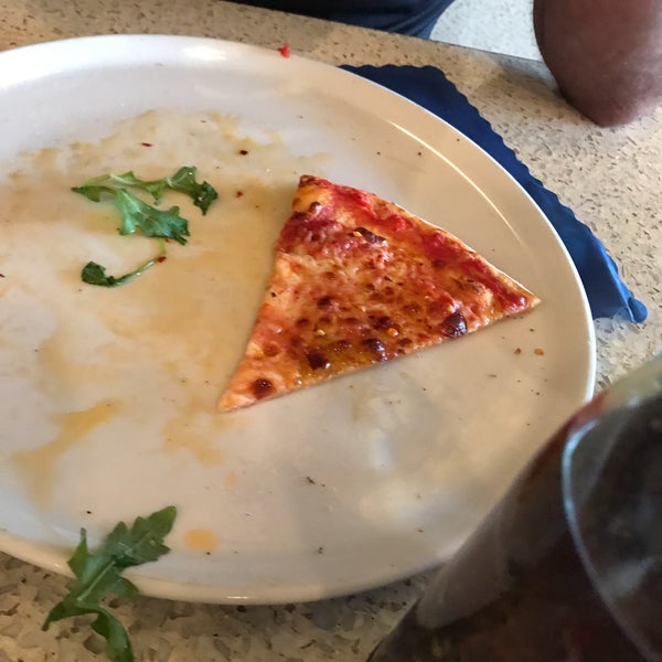รูปภาพถ่ายที่ Spris Pizza โดย Xoséph เมื่อ 7/29/2017