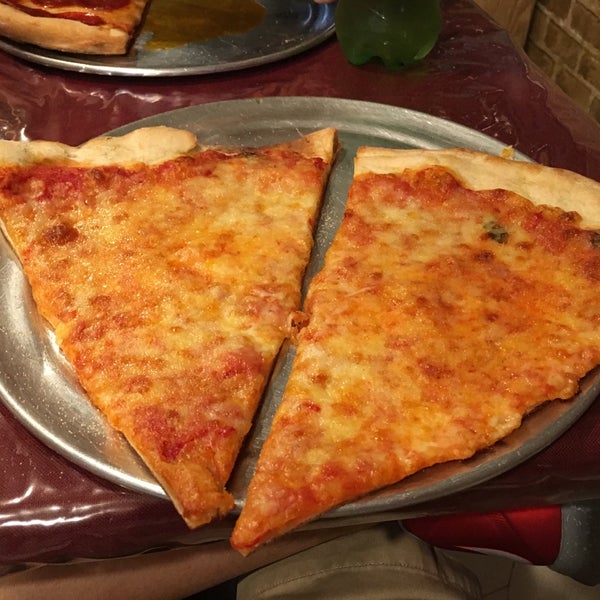 Foto tomada en Napoli Pizza &amp; Pasta  por Forrest el 6/11/2016
