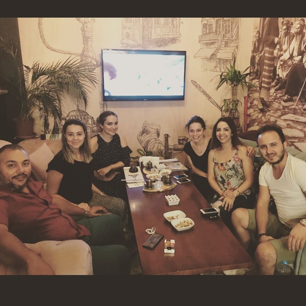 Foto diambil di Fokurtu Cafe&amp;Nargile oleh Yeliz S. pada 7/31/2017