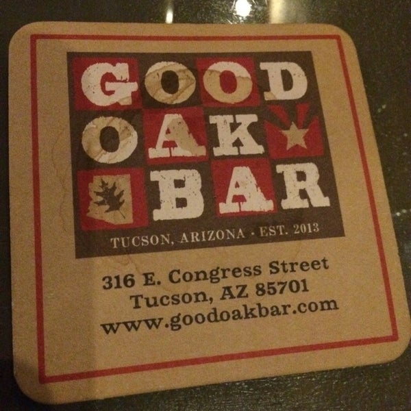 Foto scattata a The Good Oak Bar da Chris K. il 5/16/2014