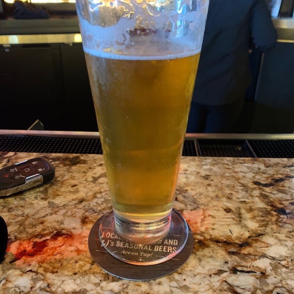 Photo taken at BJ&#39;s Restaurant &amp; Brewhouse by Richard S. on 10/20/2019