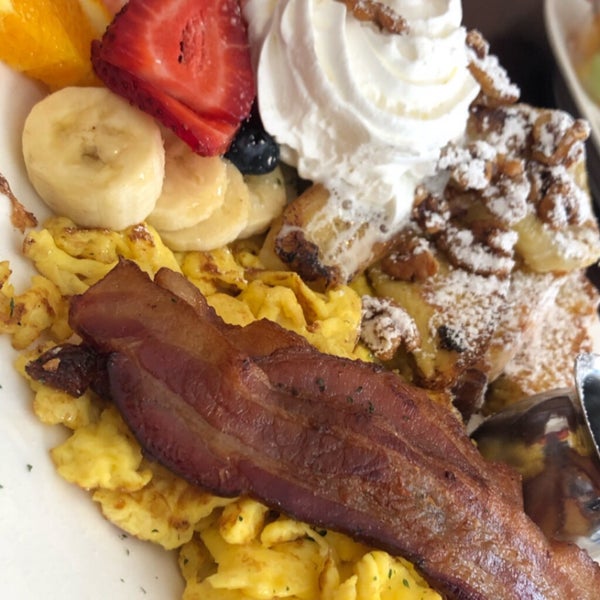 This is amazing, order the dolce french toast combo. Best brunch EVER