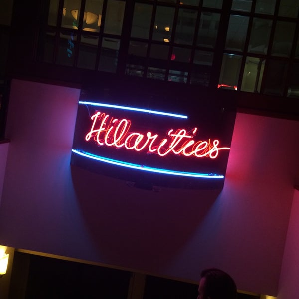 Foto tirada no(a) Hilarities 4th Street Theatre por Tricia M. em 4/12/2014