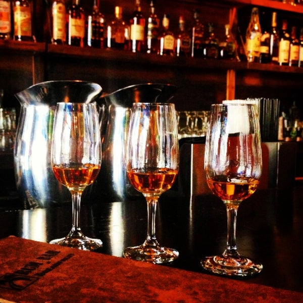 5/19/2013에 Jeff K.님이 Rum Bar at The Breadfruit에서 찍은 사진