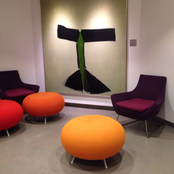 UMass Dartmouth Library 285 Old Westport Rd