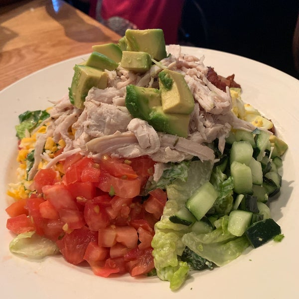 Photo taken at BJ&#39;s Restaurant &amp; Brewhouse by Mary B. on 7/20/2019