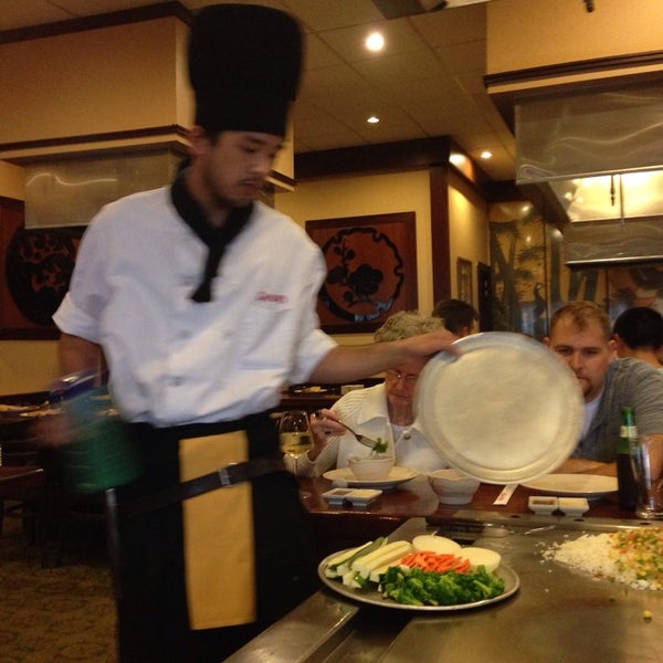 9/24/2014 tarihinde Danna F.ziyaretçi tarafından Sakura Japanese Steak, Seafood House &amp; Sushi Bar'de çekilen fotoğraf