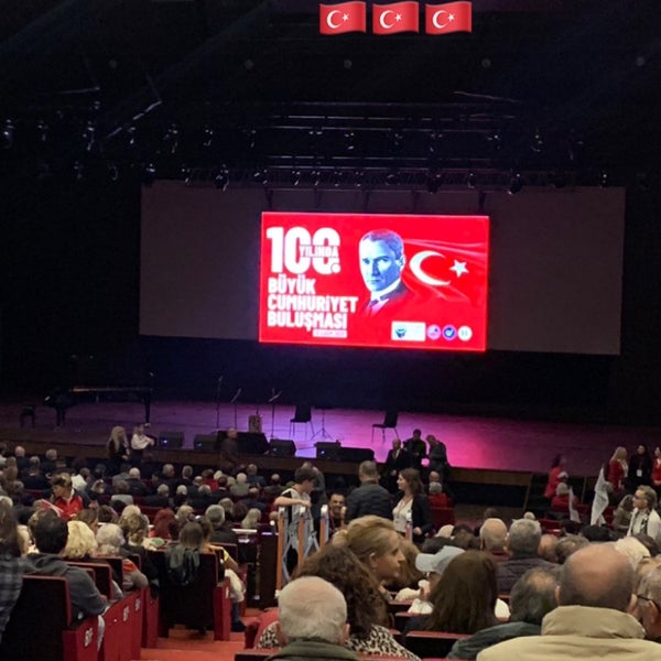 Foto scattata a İstanbul Kongre Merkezi da Gurus il 11/12/2022