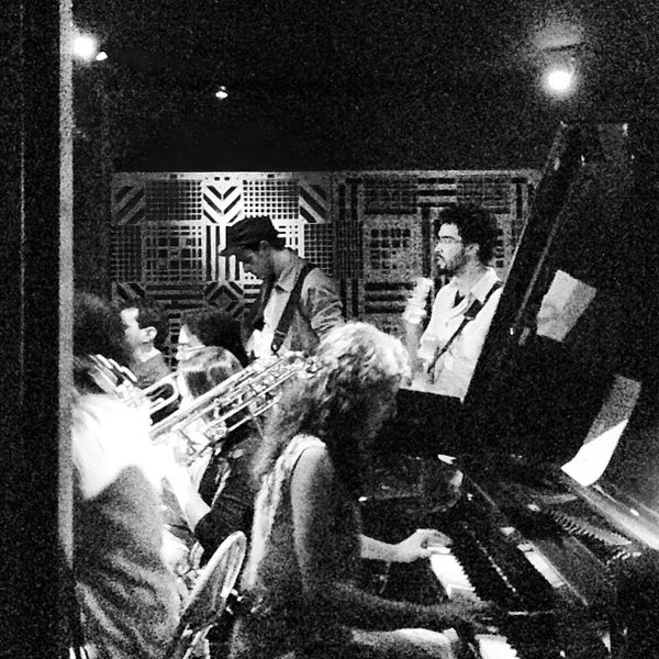 Foto tirada no(a) Jazz nos Fundos por Tawan P. em 6/2/2013
