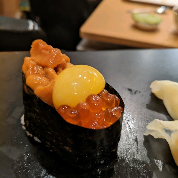 Photo taken at Tanoshi Sushi by Joe C. on 4/24/2022