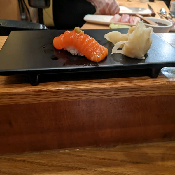 Foto scattata a Tanoshi Sushi da Joe C. il 4/23/2022