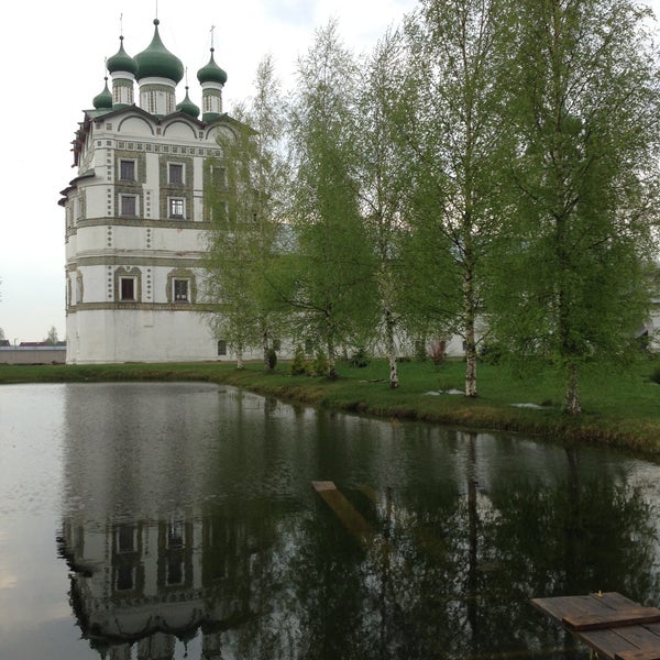 Николо Вяжищский монастырь осень