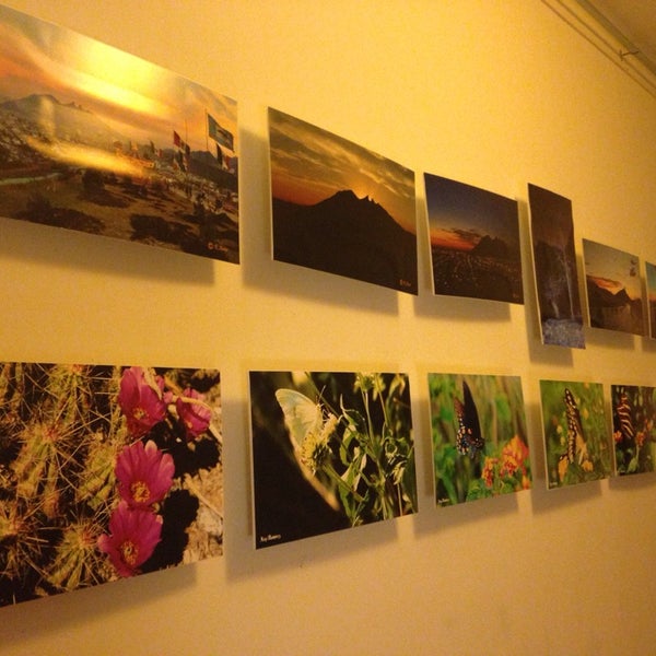 รูปภาพถ่ายที่ Ámbar Galería-Cinema-Café โดย Gris P. เมื่อ 5/23/2014