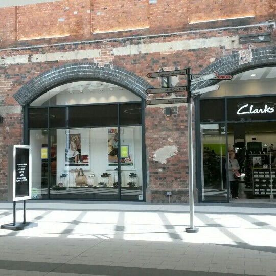 Clarks Outlet - 1 tip 100 visitors