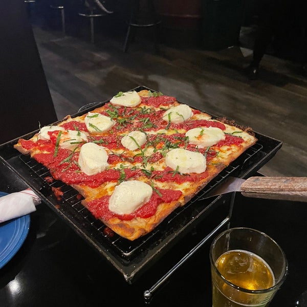 11/18/2023 tarihinde rossenziyaretçi tarafından Tony’s Pizza Napoletana'de çekilen fotoğraf