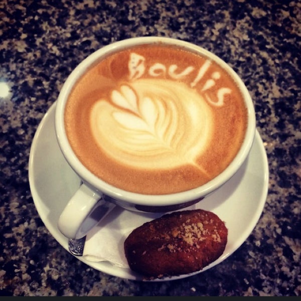 Foto diambil di Cafe Boulis oleh Stratis🏆 M. pada 5/17/2014