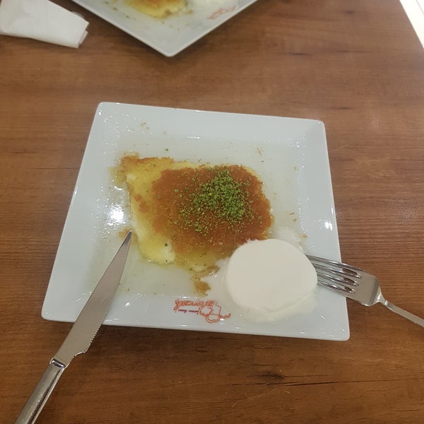 Кюнефе с мороженым