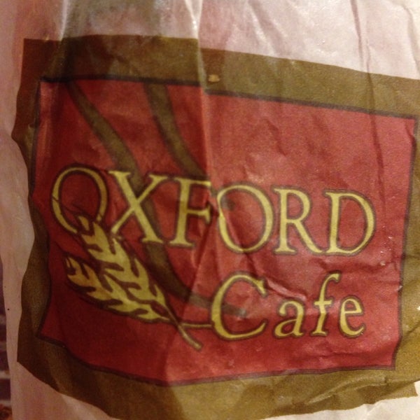 6/24/2014 tarihinde Sandra R.ziyaretçi tarafından Oxford Cafe'de çekilen fotoğraf