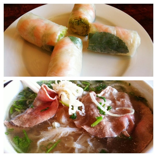 Photo taken at Pho Linh by Sangria W. on 1/24/2013