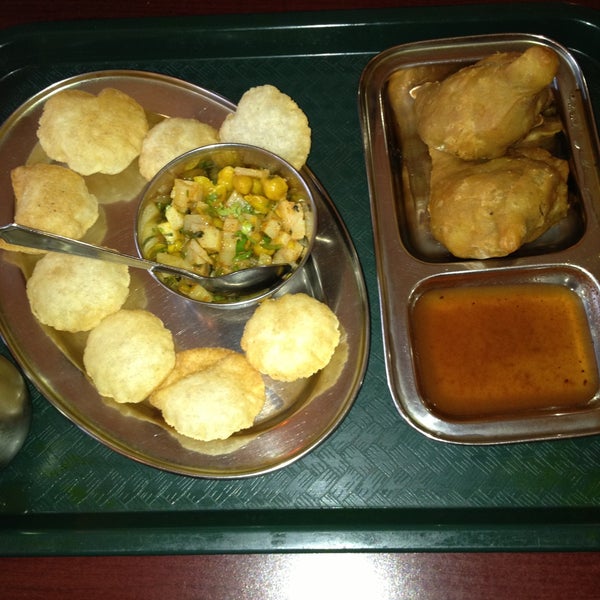 5/9/2013 tarihinde DJ-BlackOutz A.ziyaretçi tarafından Thali Cuisine Indienne'de çekilen fotoğraf