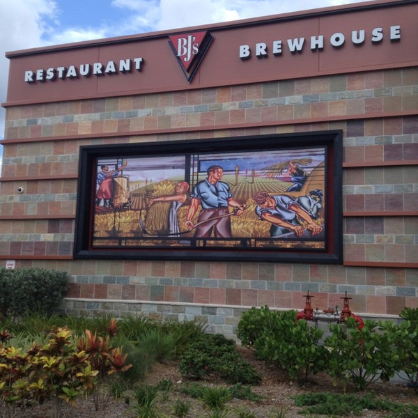 7/13/2013 tarihinde Miykael T.ziyaretçi tarafından BJ&#39;s Restaurant &amp; Brewhouse'de çekilen fotoğraf
