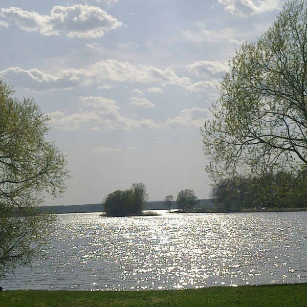 Пляж трусово истра. Пляж трусово на истринском водохранилище. Красивые места екатеринбурга (вода). Вода истра. Истра московская область водохранилище.