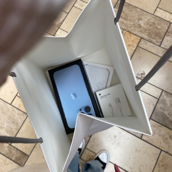 Apple Roseville Galleria Roseville, CA