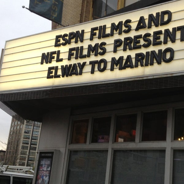 Foto tomada en Tribeca Cinemas  por Jenna A. el 4/19/2013