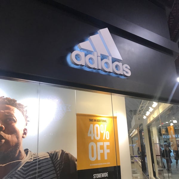 hoofd datum afdeling Adidas Outlet Store - Shoe Store in Las Vegas