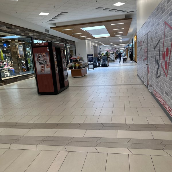 Red Cliffs Mall Shopping Mall in Saint